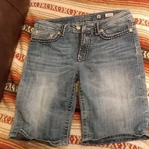 Miss Me Boyfriend Bermuda's Size 30